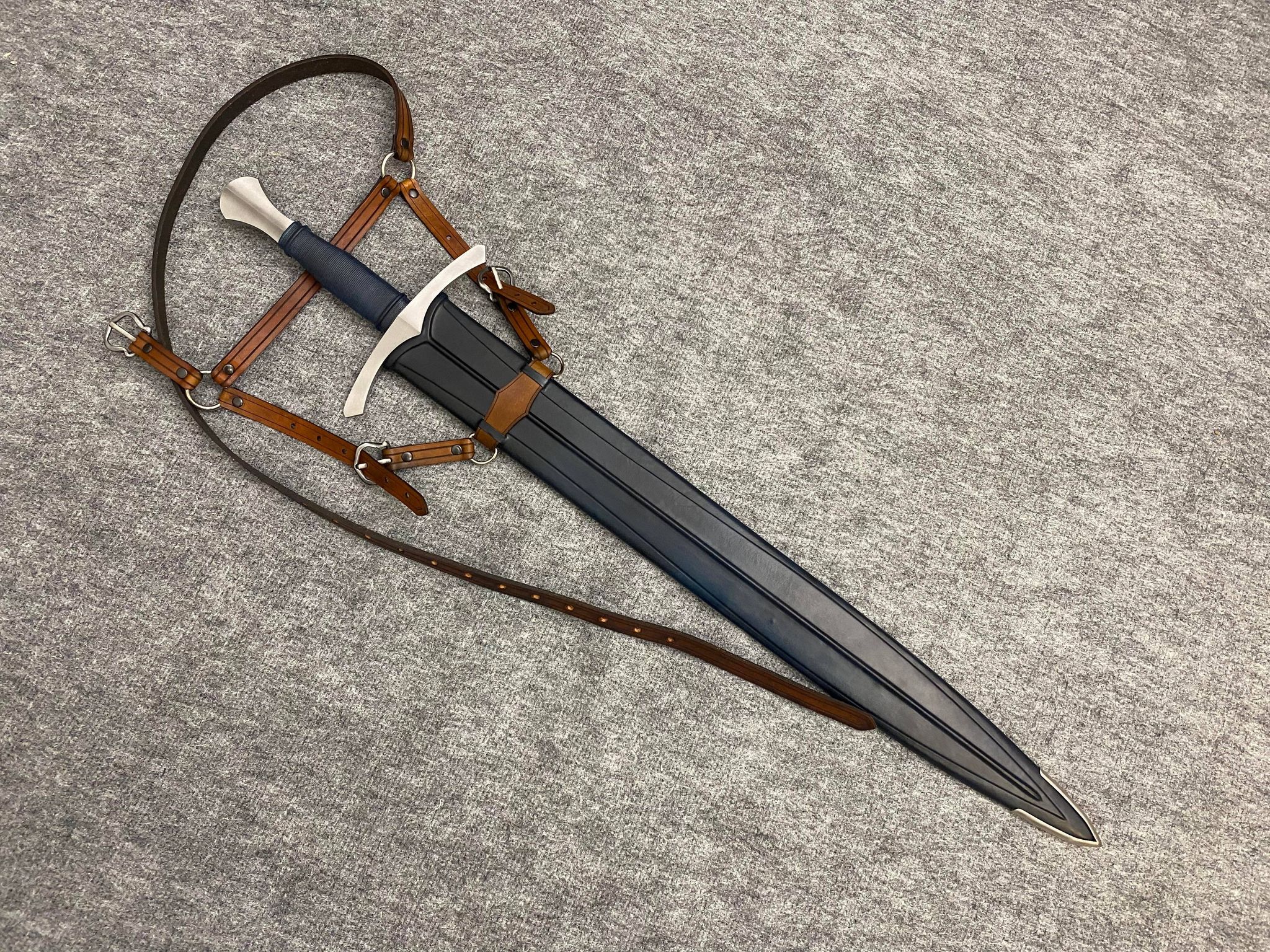 VA-312-Craftsman Series - The Short Leaf Blade Sword