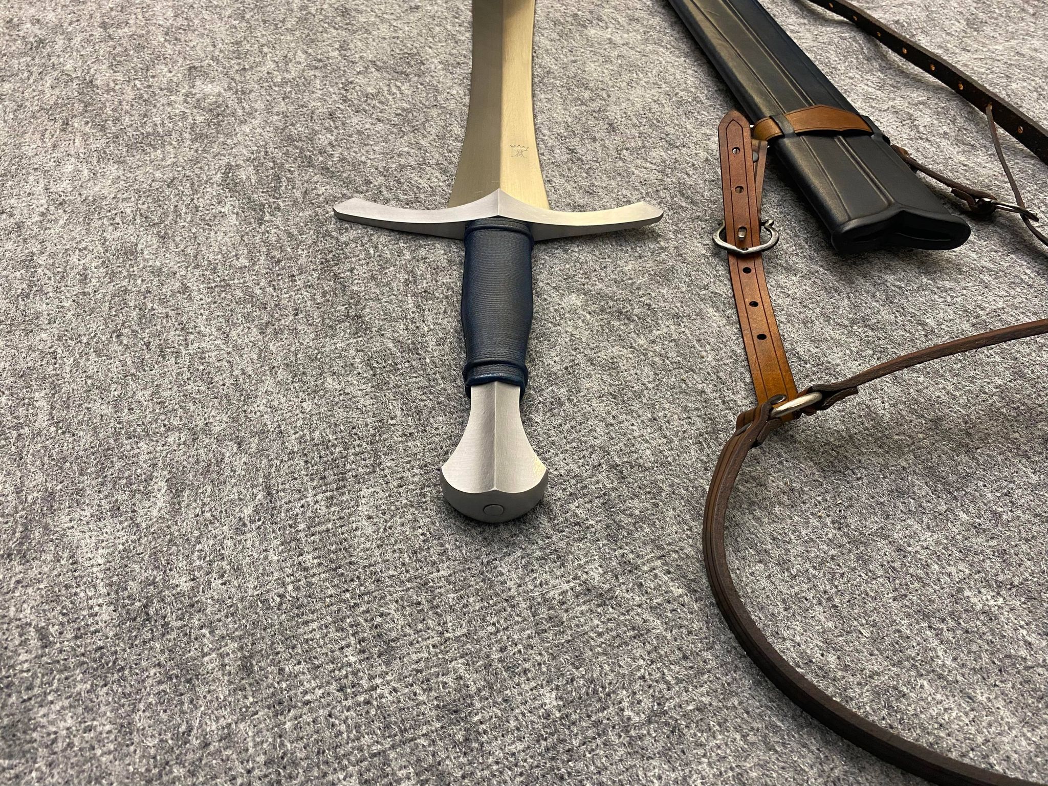 VA-312-Craftsman Series - The Short Leaf Blade Sword