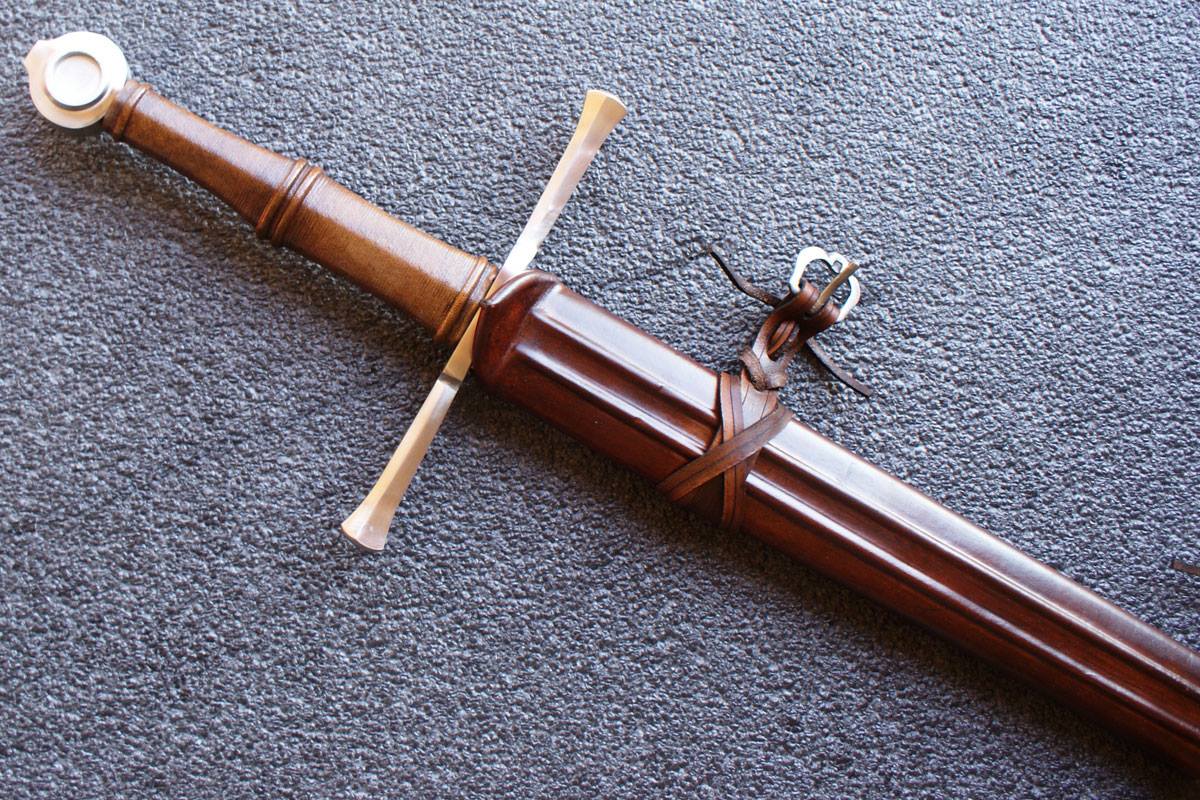 VA-402-Craftsman Series - The Kriegschwert Medieval Long Sword