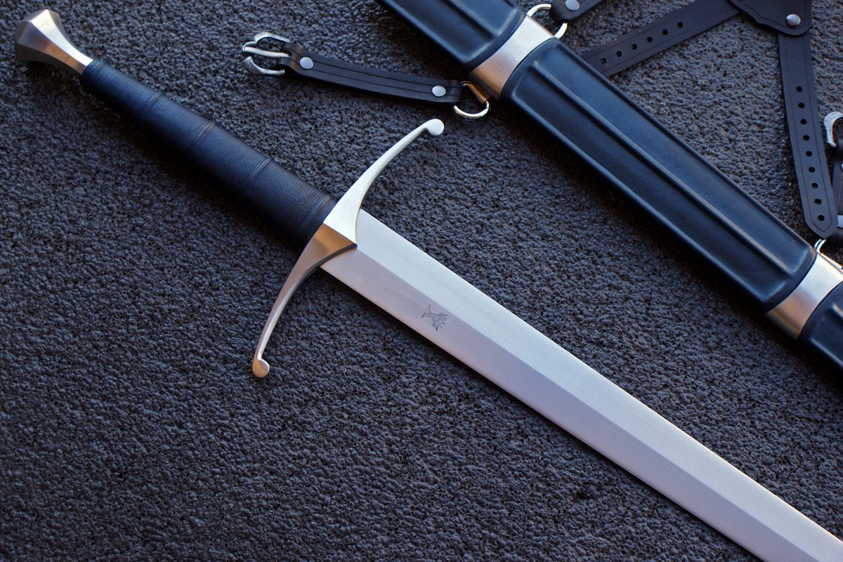 VA-134 Valiant Armoury Craftsmen Series English Knightly Sword