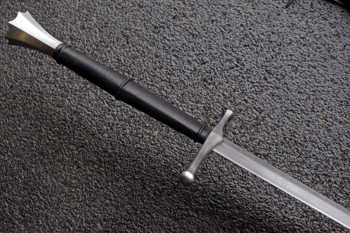 VA-148-Craftsman Series - The Regal Medieval Long Sword